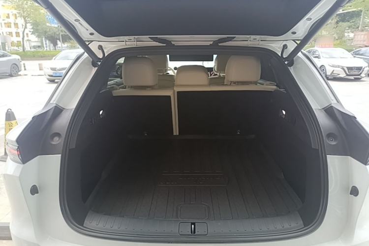Used Li Auto i6 2025 Model Two-Wheel-Drive Standard Type Trunk