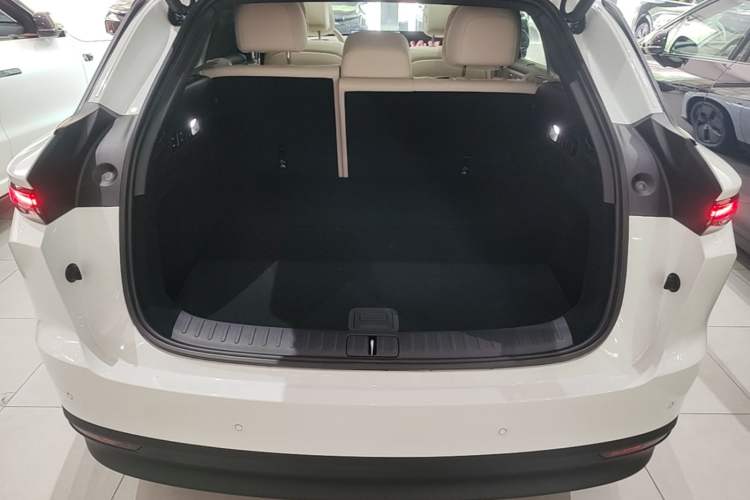 Used Li Auto i6 2025 Model Two-Wheel-Drive Standard Type Trunk
