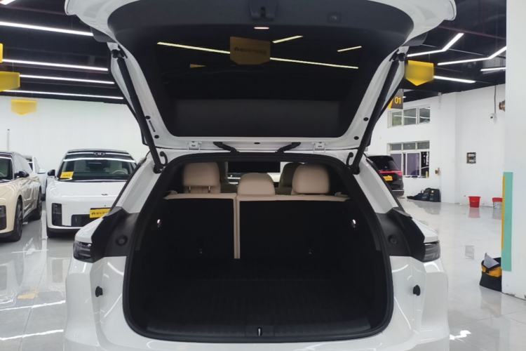 Used Li Auto i6 2025 Model Two-Wheel-Drive Standard Type Trunk