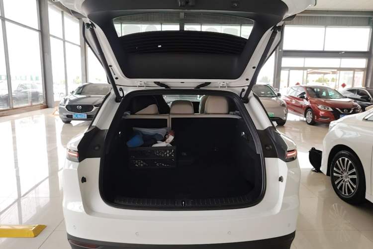 Used Li Auto i6 2025 Model Two-Wheel-Drive Standard Type Trunk