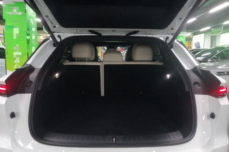 Used Li Auto i6 2025 Model Four-Wheel-Drive Standard Type Trunk