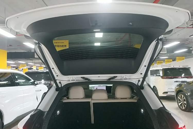 Used Li Auto i6 2025 Model Two-Wheel-Drive Standard Type Trunk