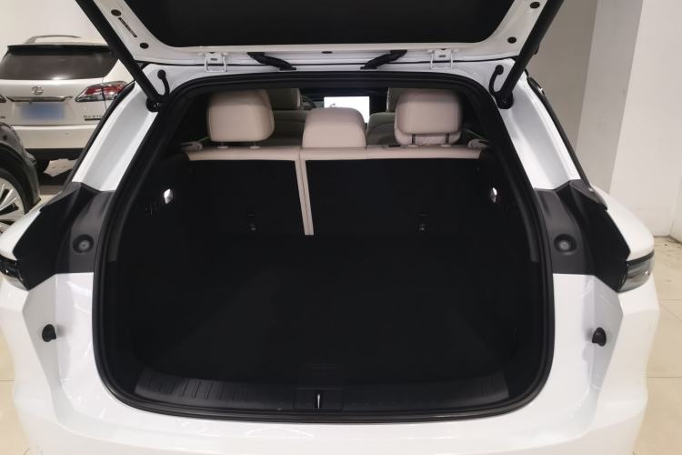 Used Li Auto i6 2025 Model Four-Wheel-Drive Standard Type Trunk
