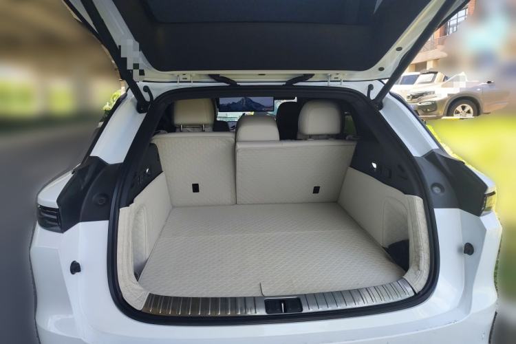 Used Li Auto i6 2025 Model Two-Wheel-Drive Standard Type Trunk