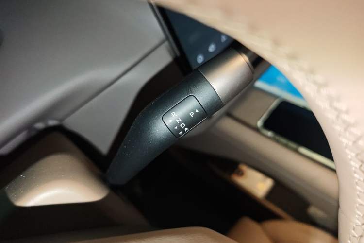 Used Li Auto i6 2025 Model Two-Wheel-Drive Standard Type Vehicle Key