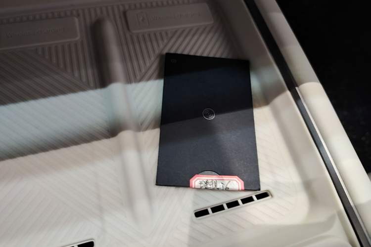 Used Li Auto i6 2025 Model Two-Wheel-Drive Standard Type Vehicle Key