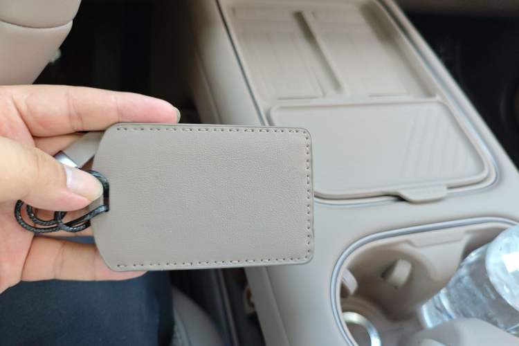 Used Li Auto i6 2025 Model Two-Wheel-Drive Standard Type Vehicle Key