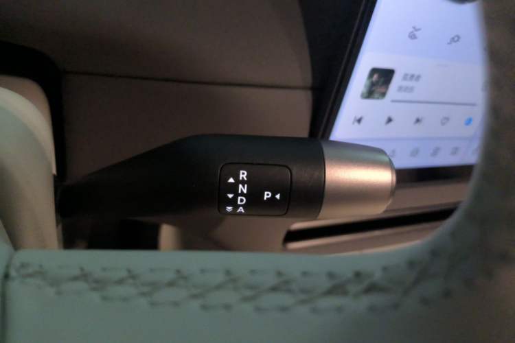 Used Li Auto i6 2025 Model Two-Wheel-Drive Standard Type Vehicle Key