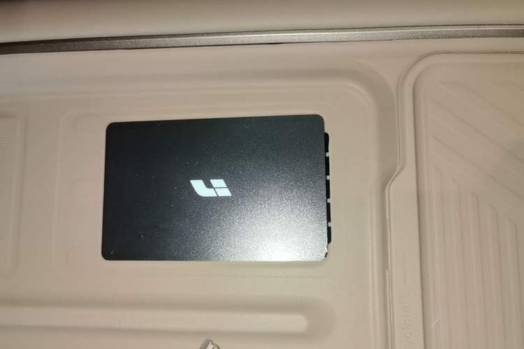 Used Li Auto i6 2025 Model Two-Wheel-Drive Standard Type Vehicle Key