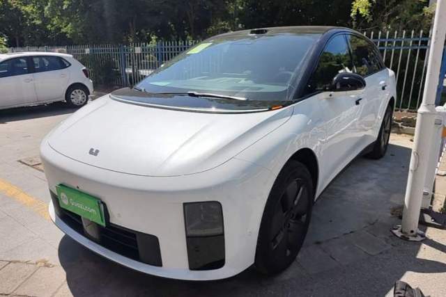 Used Li Auto i6 2025 Model Two-Wheel-Drive Standard Type