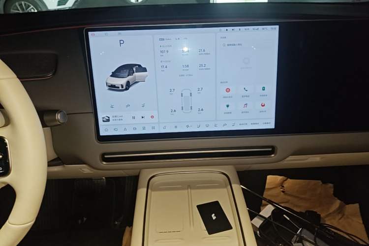 Used Li Auto i6 2025 Model Four-Wheel-Drive Standard Type Audio And AC Panel