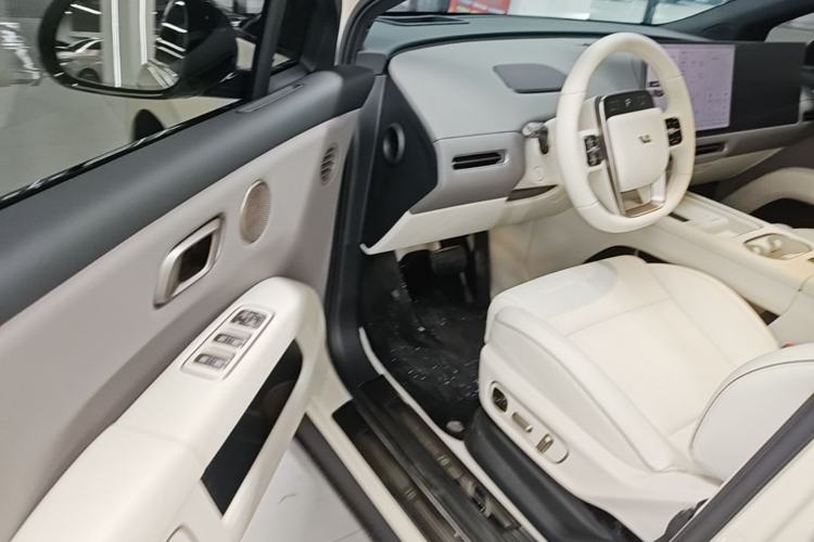 Used Li Auto i6 2025 Model Two-Wheel-Drive Standard Type Driver Seat