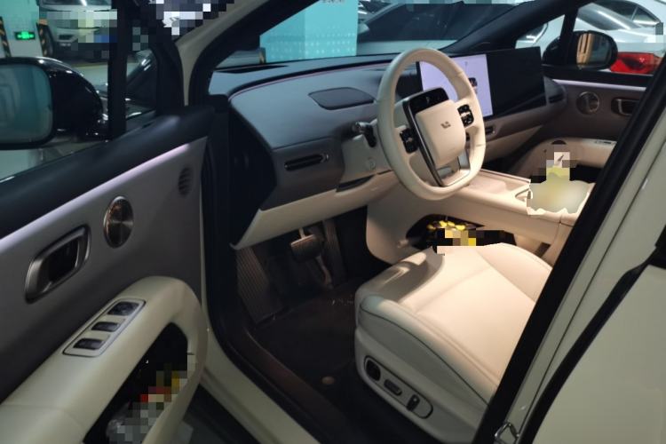Used Li Auto i6 2025 Model Four-Wheel-Drive Standard Type Driver Seat