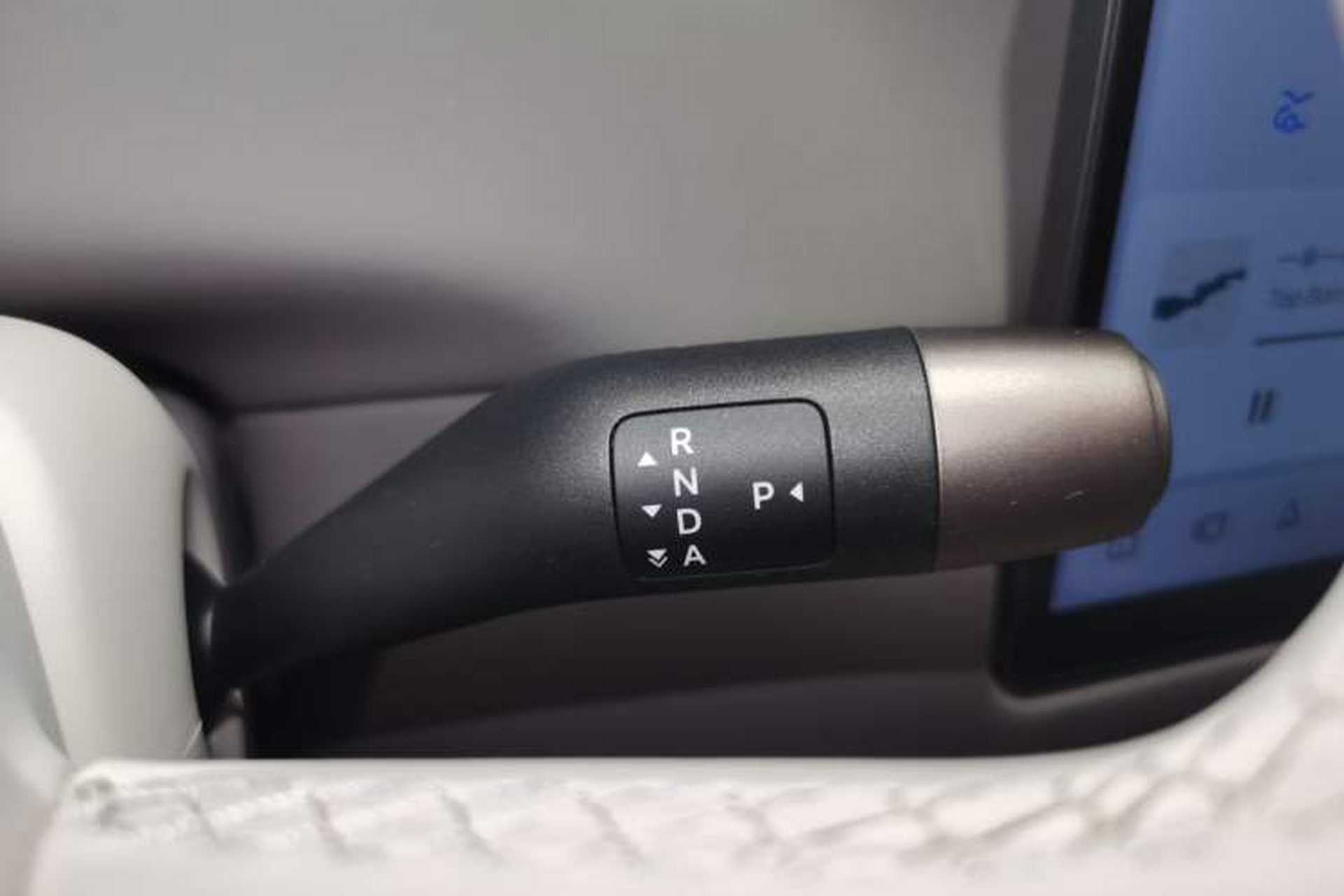 Used Li Auto i6 2025 Model Four-Wheel-Drive Standard Type Gear Lever