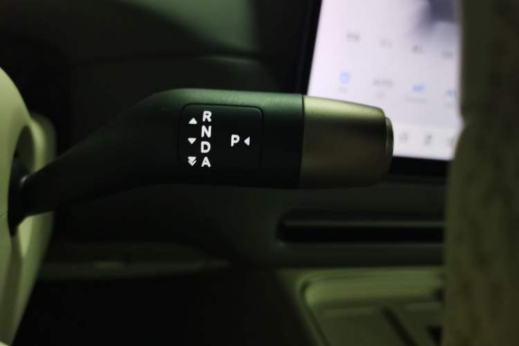Used Li Auto i6 2025 Model Four-Wheel-Drive Standard Type Gear Lever