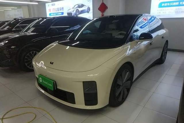 Used Li Auto i6 2025 Model Four-Wheel-Drive Standard Type
