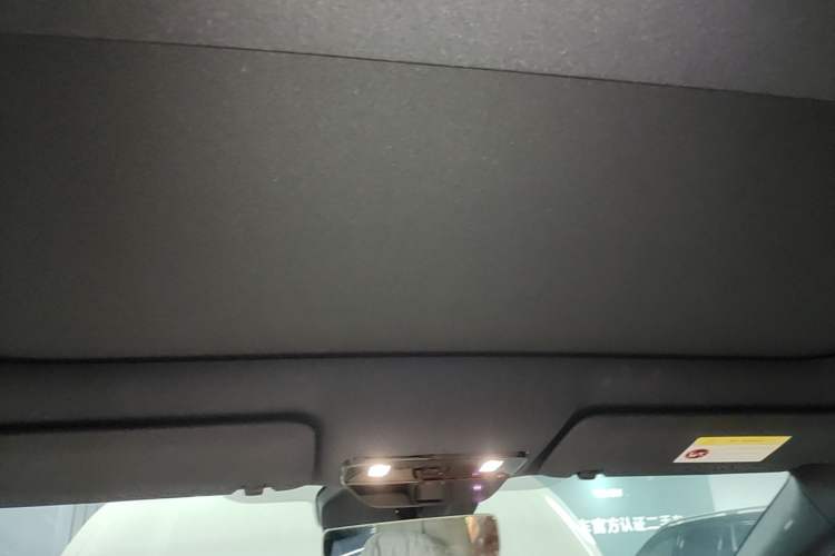 Used Li Auto i6 2025 Model Four-Wheel-Drive Standard Type Headliner