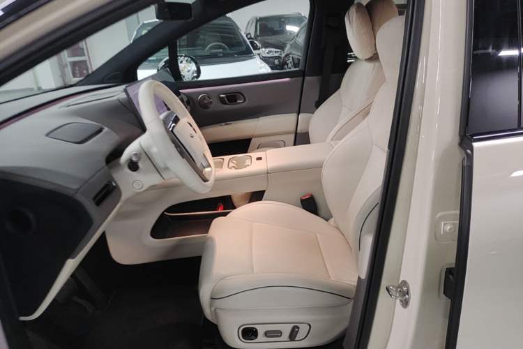 Used Li Auto i6 2025 Model Four-Wheel-Drive Standard Type Left Front Seat