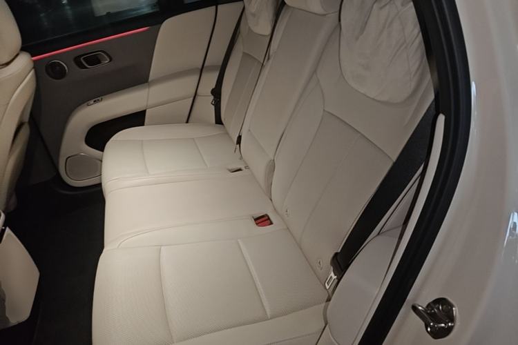 Used Li Auto i6 2025 Model Four-Wheel-Drive Standard Type Left Rear Seat