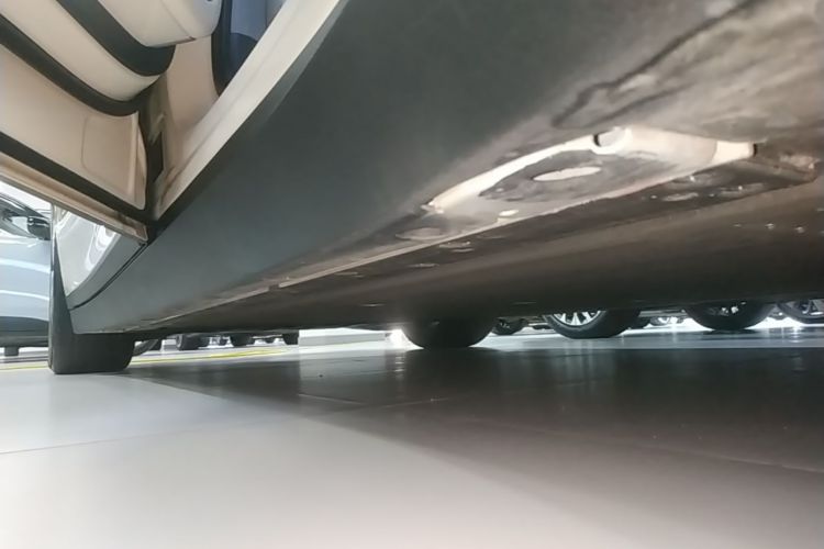 Used Li Auto i6 2025 Model Four-Wheel-Drive Standard Type Left Side Sill