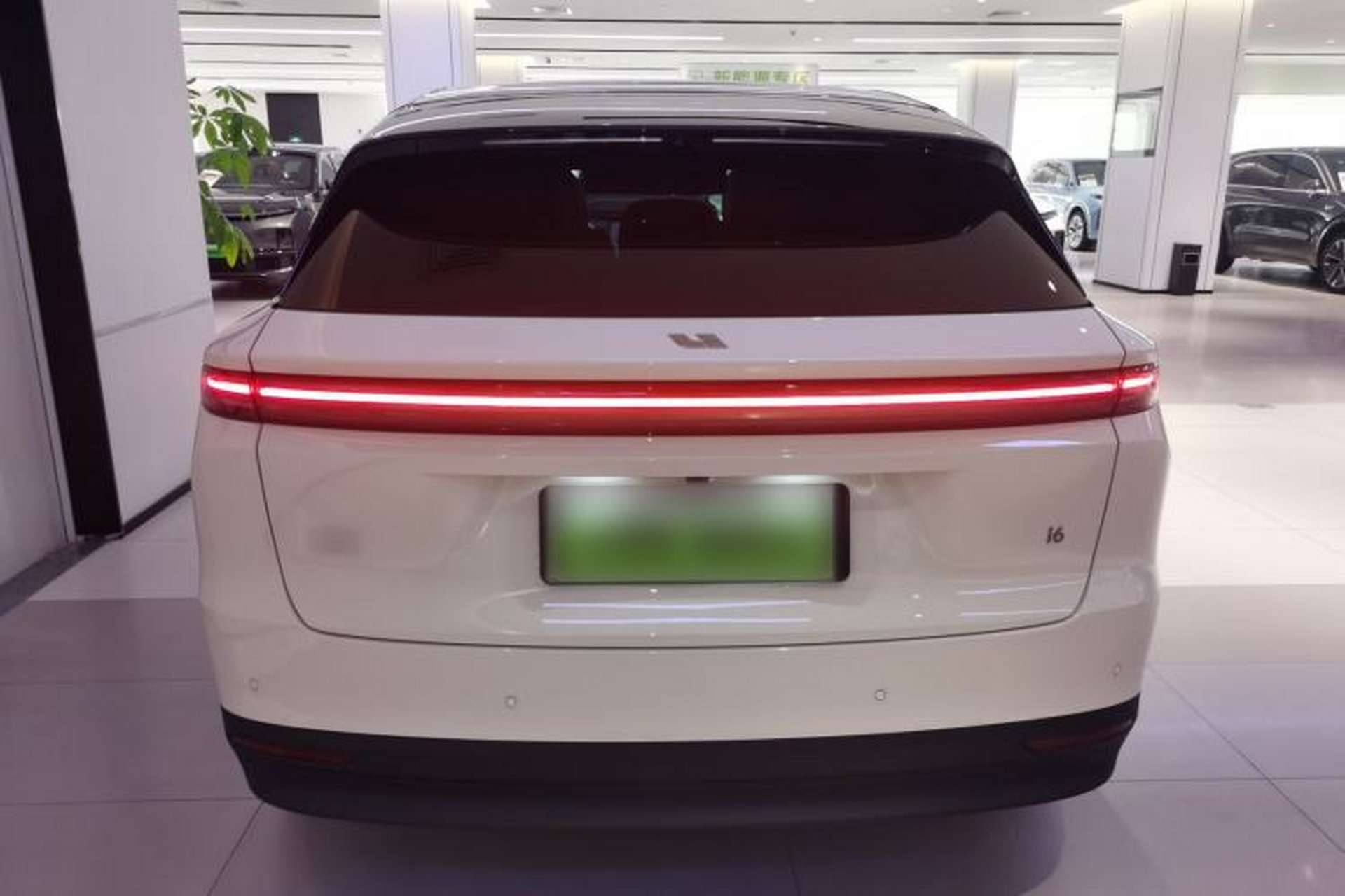 Used Li Auto i6 2025 Model Four-Wheel-Drive Standard Type Rear