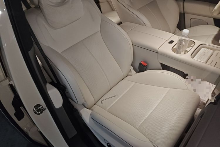 Used Li Auto i6 2025 Model Four-Wheel-Drive Standard Type Right Front Seat