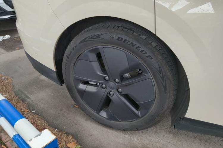 Used Li Auto i6 2025 Model Two-Wheel-Drive Standard Type Right Rear Wheel Hub