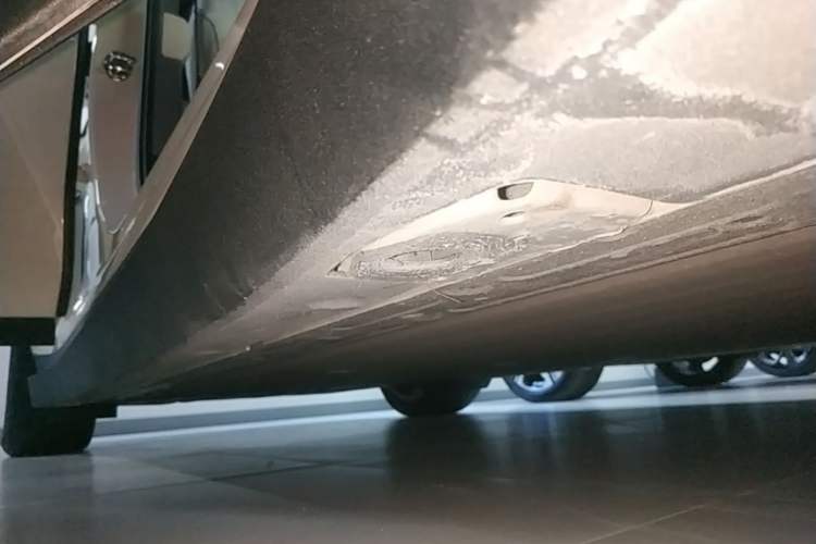 Used Li Auto i6 2025 Model Four-Wheel-Drive Standard Type Right Side Sill