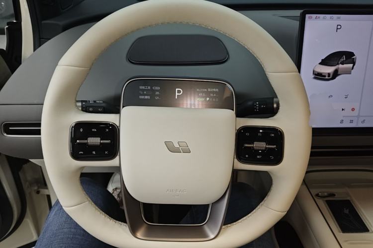 Used Li Auto i6 2025 Model Two-Wheel-Drive Standard Type Steering Wheel