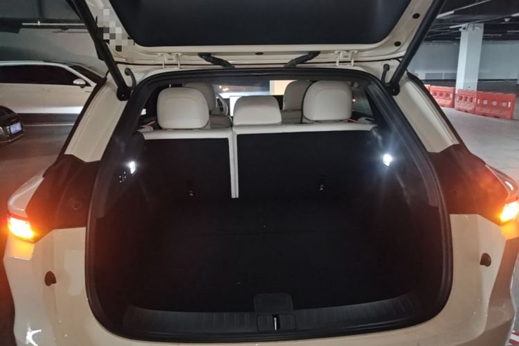 Used Li Auto i6 2025 Model Four-Wheel-Drive Standard Type Trunk