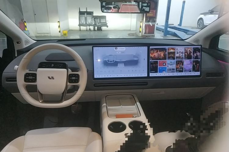 Used Li Auto i8 2025 Model Standard Version Center Console