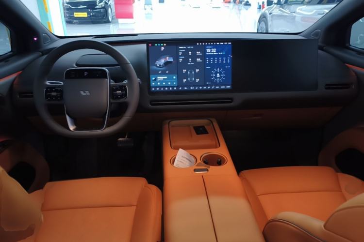 Used Li Auto i8 2025 Model Standard Version Center Console
