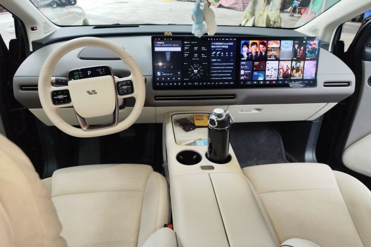 Used Li Auto i8 2025 Model Standard Version Center Console