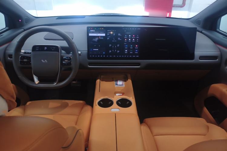 Used Li Auto i8 2025 Model Standard Version Center Console