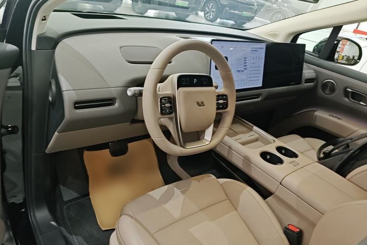 Used Li Auto i8 2025 Model Standard Version Center Console
