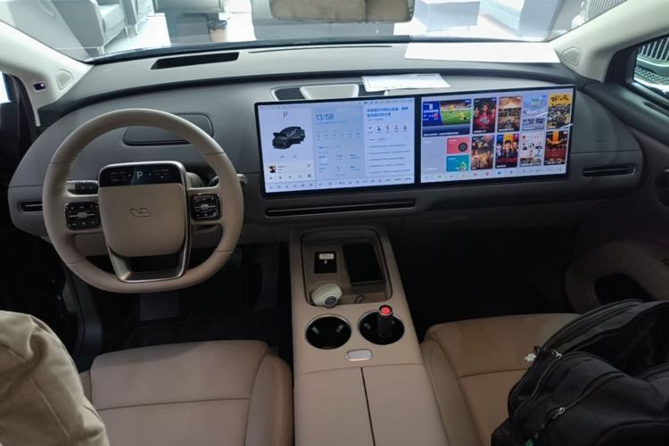 Used Li Auto i8 2025 Model Standard Version Center Console