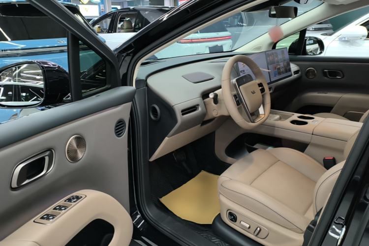 Used Li Auto i8 2025 Model Standard Version Driver Seat