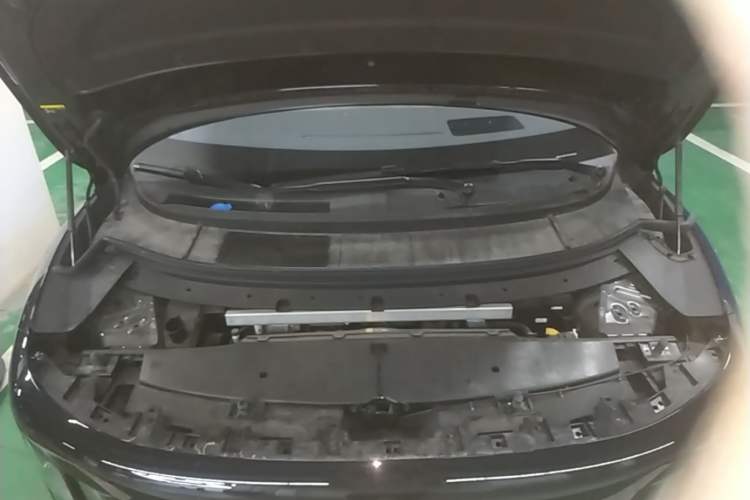 Used Li Auto i8 2025 Model Standard Version Engine Bay