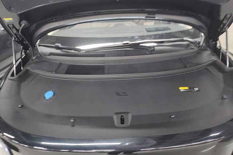 Used Li Auto i8 2025 Model Standard Version Engine Bay