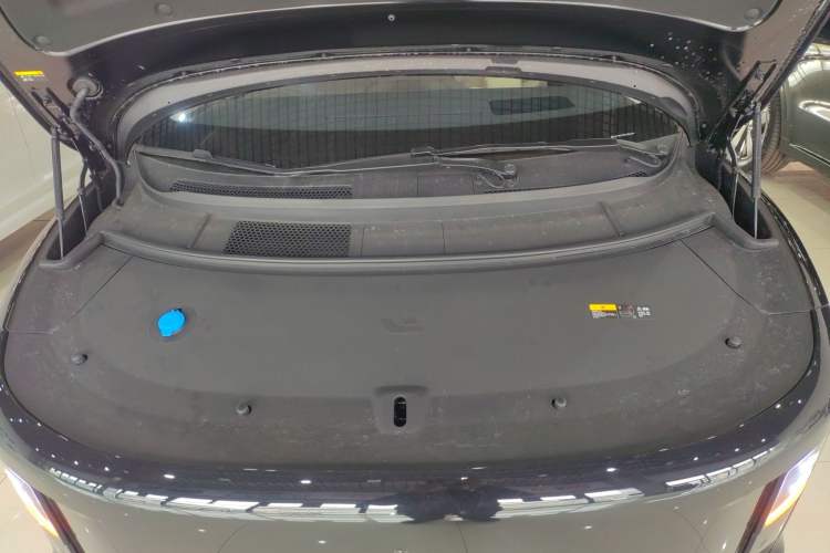 Used Li Auto i8 2025 Model Standard Version Engine Bay