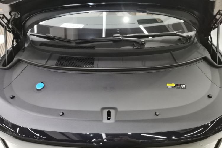 Used Li Auto i8 2025 Model Standard Version Engine Bay