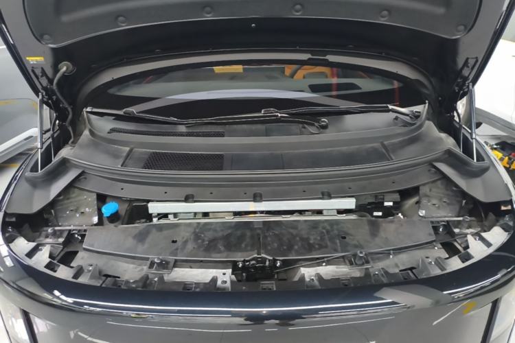 Used Li Auto i8 2025 Model Standard Version Engine Bay