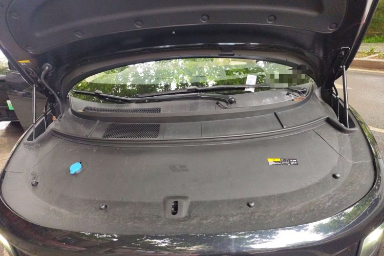 Used Li Auto i8 2025 Model Standard Version Engine Bay