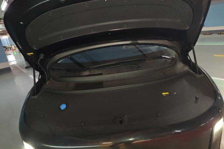 Used Li Auto i8 2025 Model Standard Version Engine Bay