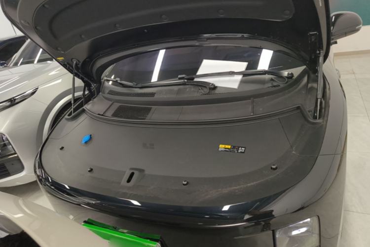 Used Li Auto i8 2025 Model Standard Version Engine Bay
