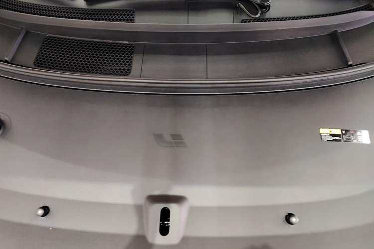 Used Li Auto i8 2025 Model Standard Version Engine Bay