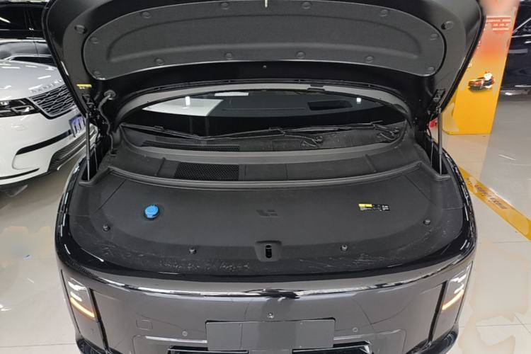 Used Li Auto i8 2025 Model Standard Version Engine Bay