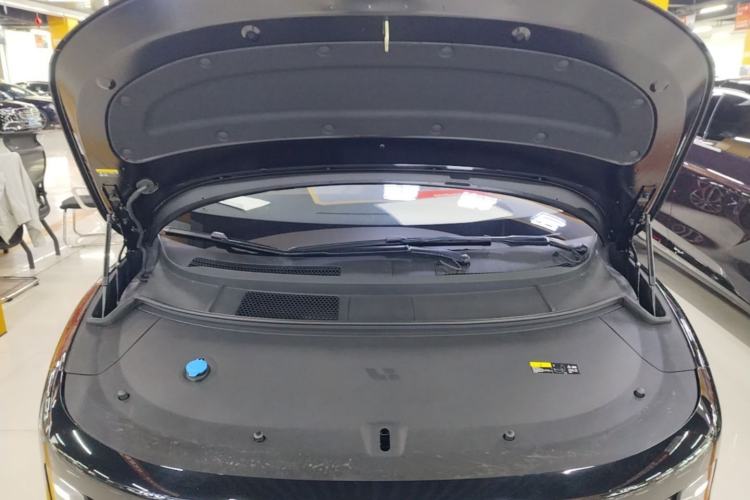 Used Li Auto i8 2025 Model Standard Version Engine Bay
