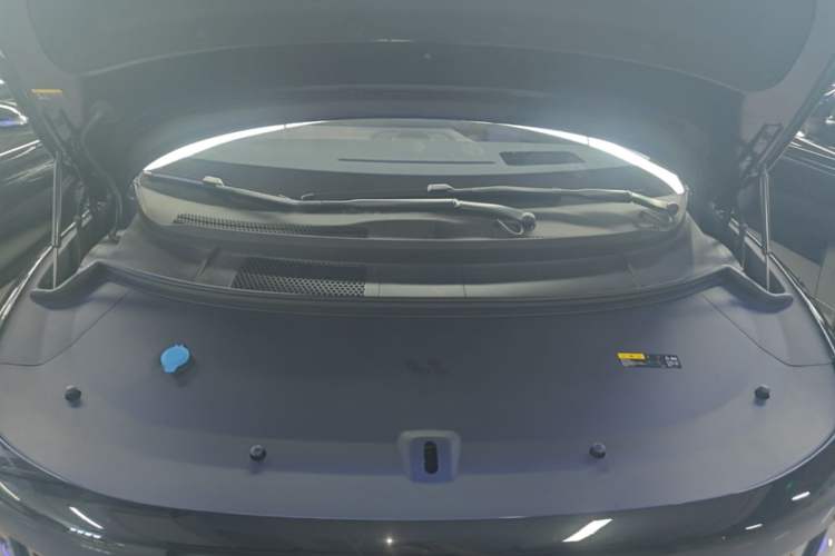 Used Li Auto i8 2025 Model Standard Version Engine Bay