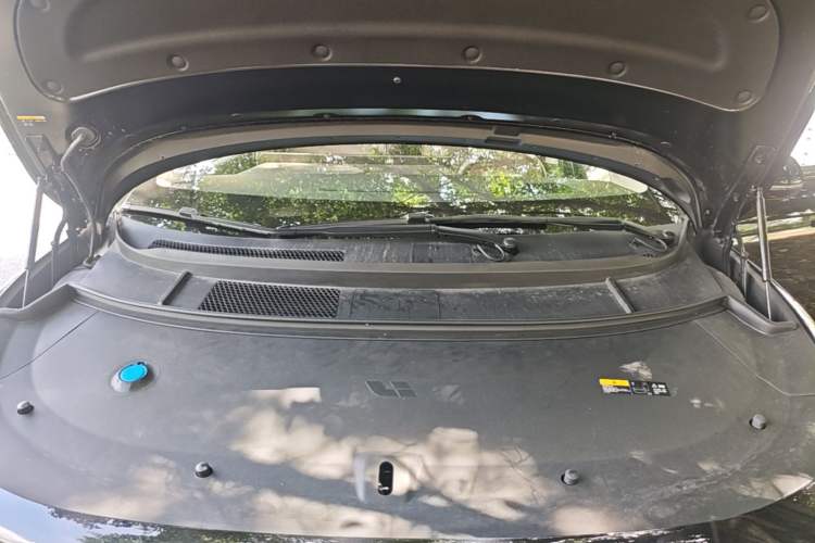 Used Li Auto i8 2025 Model Standard Version Engine Bay